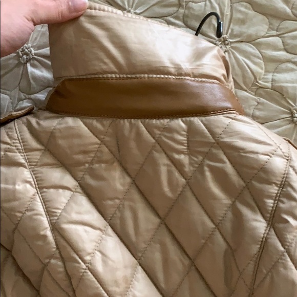 Gold/Tan Belted Puffer Coat - Size M - Picture 5 of 7